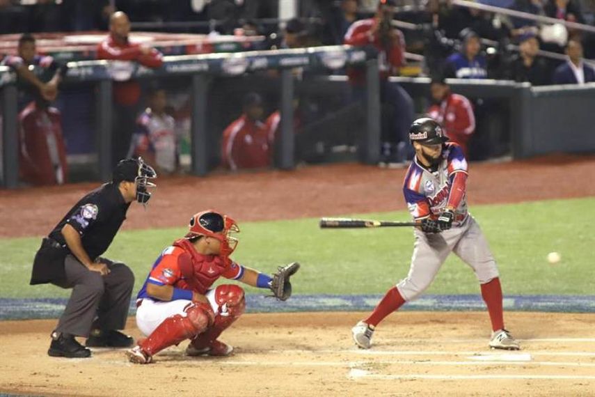 Las Águilas vencen a los Gigantes y empatan en la cima del béisbol  dominicano