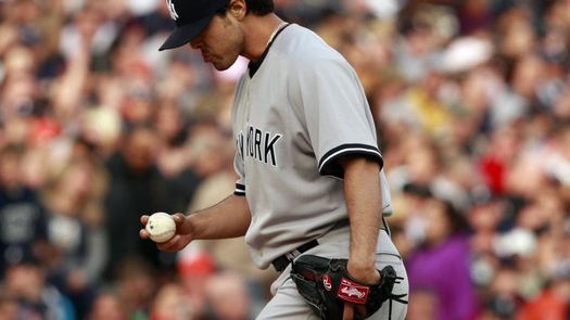 La Liga Mexicana de Béisbol suspende indefinidamente al lanzador Sergio Mitre