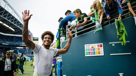 Complejidad de lesión en Román Torres lo tendrá 9 meses como baja