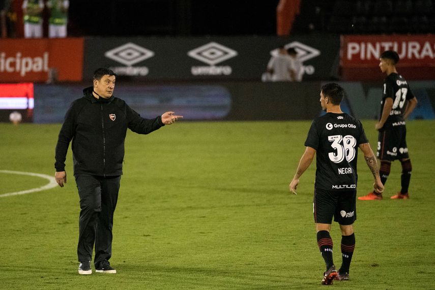 3-1. Newells Old Boys derrotó a Palestino y aún mantiene su esperanza