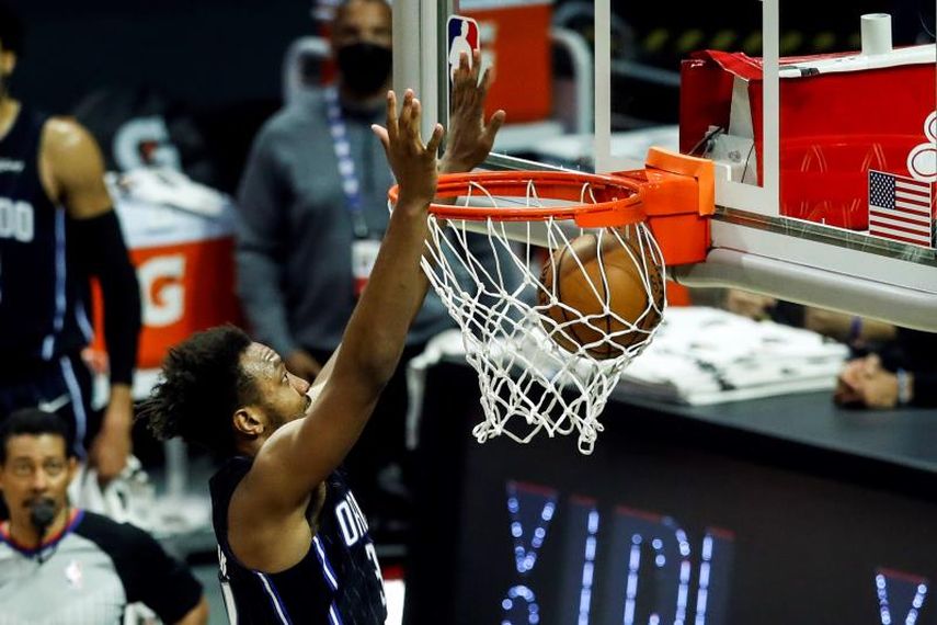 96-103. Magic, con Okeke de líder, remontan y sorprenden a los Clippers