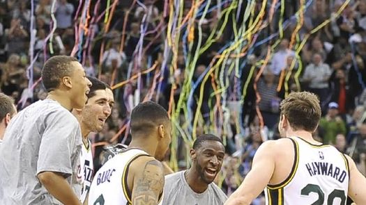 102-100. Hayward y Favors se combinan y los Jazz vencen a los Cavaliers