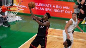 112-93. Brown mantiene a los Celtics invictos en su campo