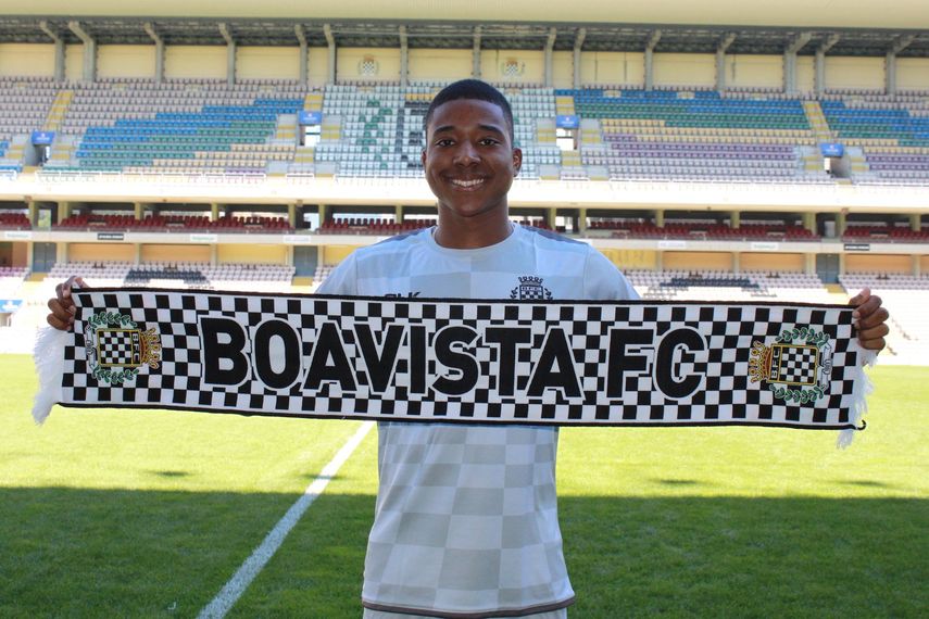 Ricardo Clarke es presentado como nuevo jugador de Boavista FC