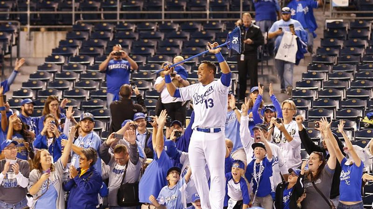 7-2. El venezolano Salvador Pérez empata el récord de jonrones de Johnny Bench