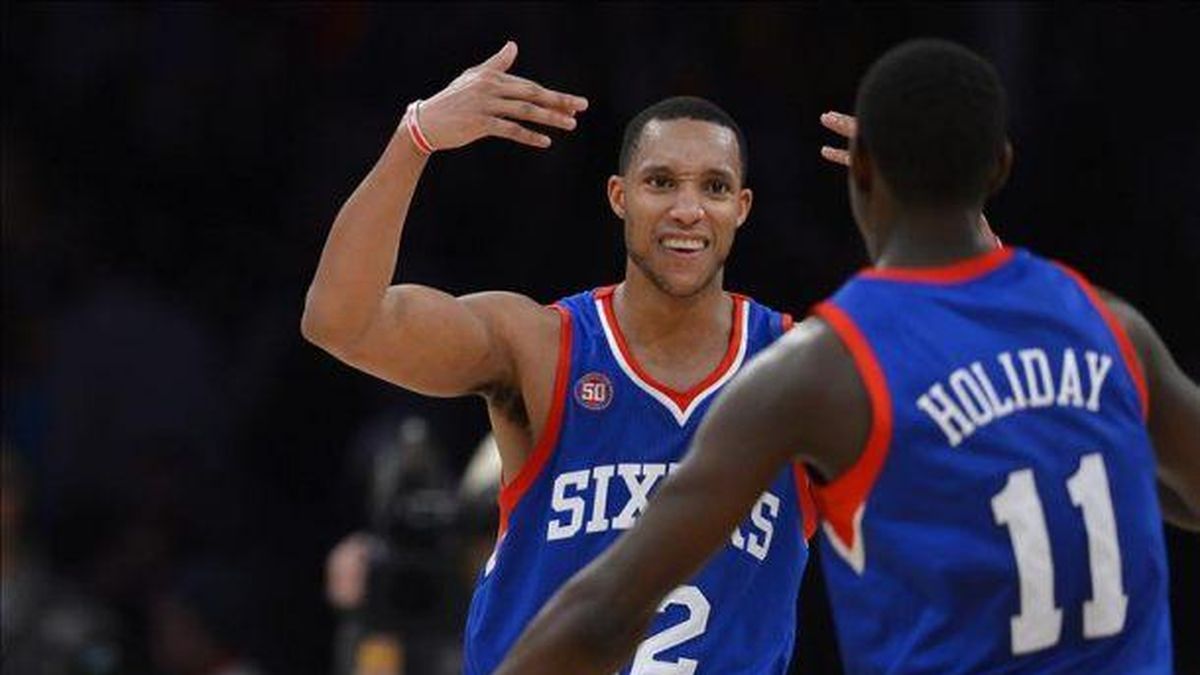 92-84. Mbah a Moute, Thompson y los Sixers sorprenden a los Hawks