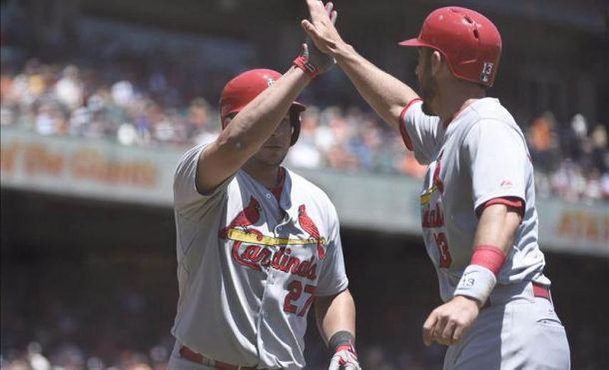 8-4. Cruz lidera a los Cardenales que se acercan a las finales