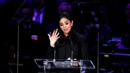 Vanessa Bryant recuerda a Kobe en el décimo noveno aniversario de su boda