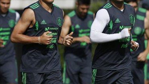 A México le falta calma para definir en el área, asegura Marco Fabián
