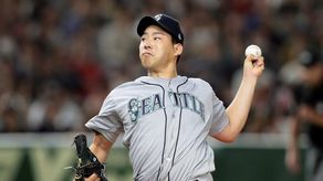 El japonés Kikuchi controla con su serpentina a los Rays