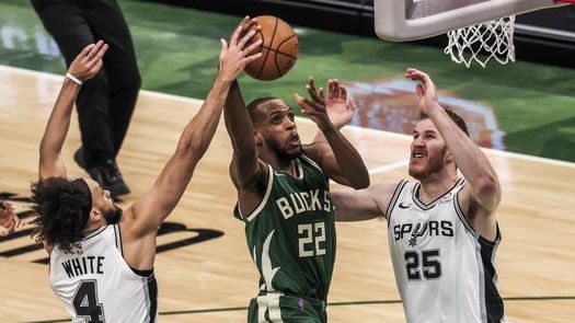 Hawks, verdugos de Lakers con lesión de James; Sixers y Bucks, dominantes