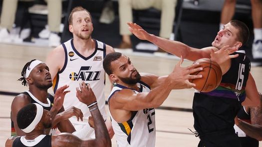 Jokic pone a los Nuggets en las semifinales; Tatum a los Celtics con 2-0 ante los Raptors