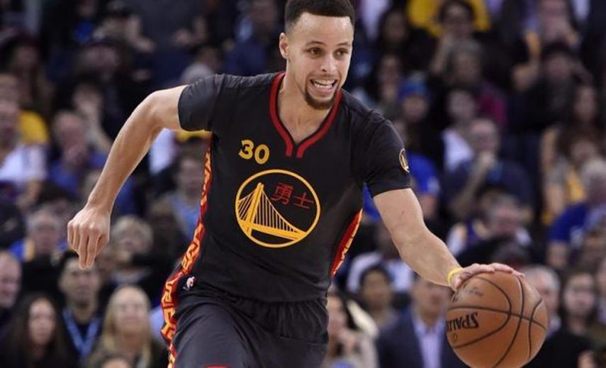 123-116. Curry y los Warriors amplían su marca histórica