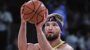 112-106. McConnell, Sabonis y Warren ponen a los Pacers encima del ,500
