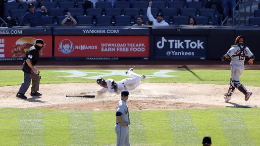 El venezolano Gleyber Torres conecta el sencillo del triunfo de los Yanquis