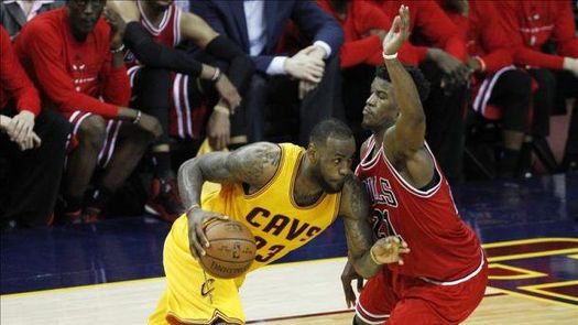 James y Harden mostraron su liderazgo de estrellas con Cavaliers y Rockets