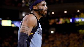 90-97. Conley dio el triunfo a los Grizzlies y amargó la entrega del premio MVP a Curry