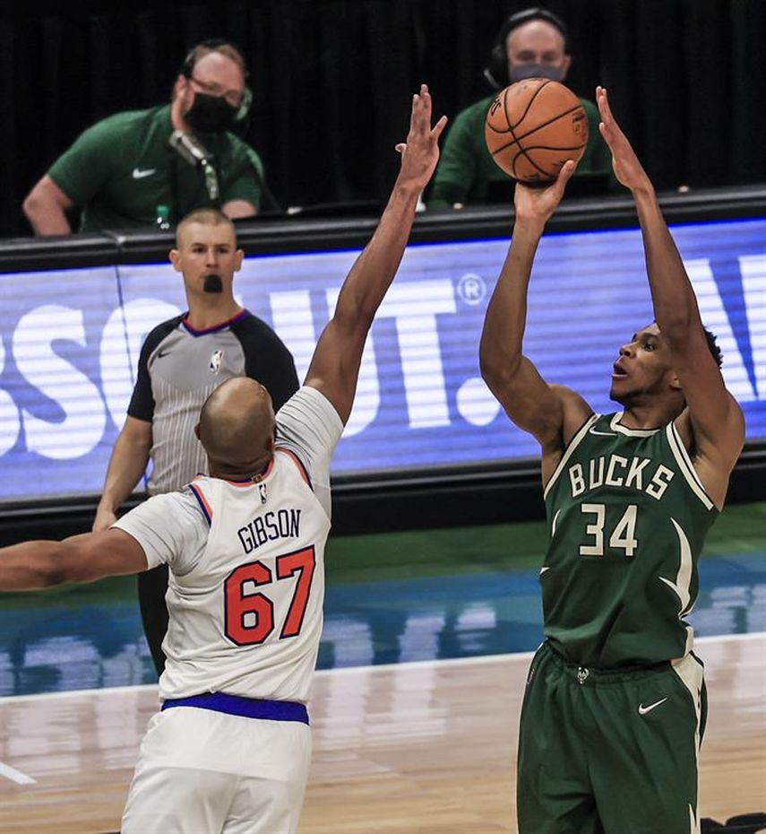 134-101. Antetokounmpo, triple-doble, y Bucks se estrenan ante los Knicks