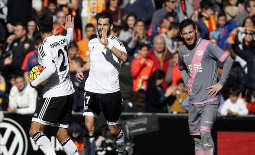 2-2. El Valencia rescata un punto ante un Rayo superior