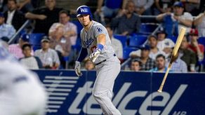 3-4. El emergente Farmer decide la victoria de los Dodgers con un doblete impulsador