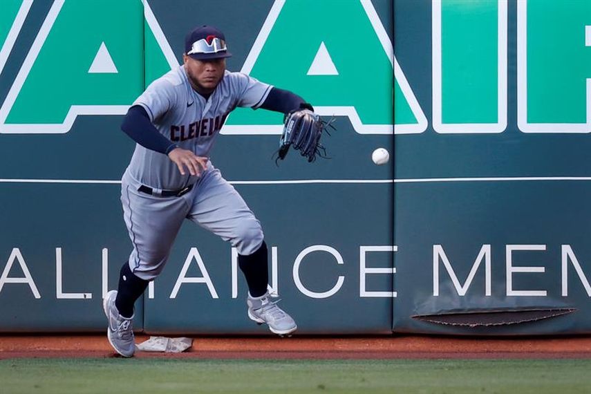 3-2. Reyes jonronea y marca el triunfo de los Indios