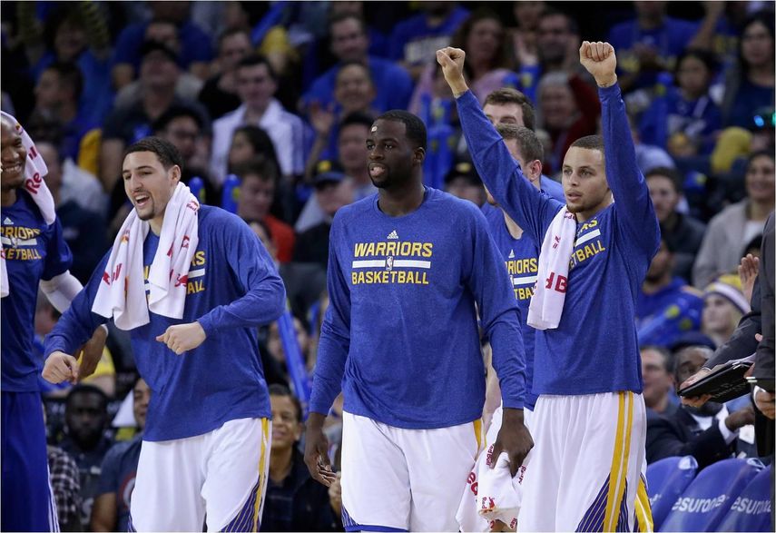 Los Warriors mantienen el dominio en el Oeste, los Bulls superan a los Raptors en el Este