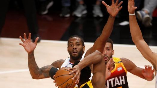 Sixers sufren ante Hawks; Jazz frente a Clippers con remontada y triunfo