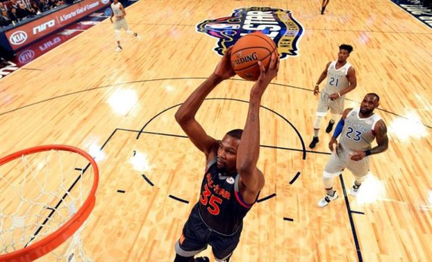 Durant se perderá un mes de competición por esguince en la rodilla izquierda