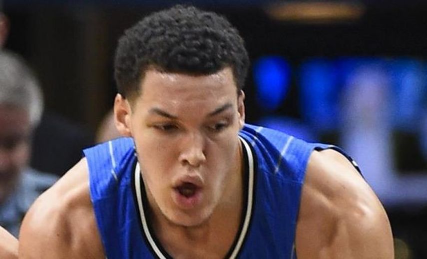 110-99. Vucevic conduce a la victoria a los Magic