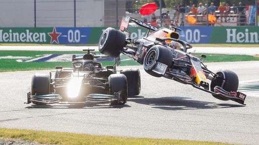 Ricciardo sorprende y gana en Monza; Verstappen y Hamilton, fuera