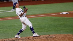 10-5. El mexicano Julio Urías vence a los Nacionales y llega a 10 victorias