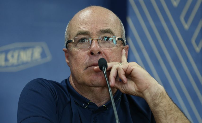 Expertos consideran que Célico debe seguir pese a eliminación en Preolímpico