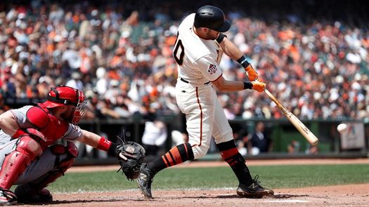 6-2. En el triunfo de los Gigantes sobre los Diamondbacks, Longoria pega su jonrón 300