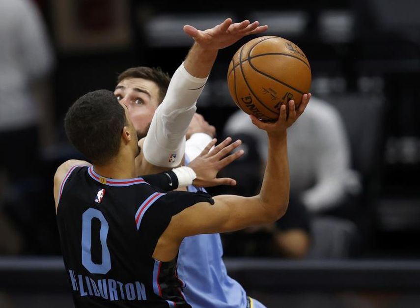 110-108. Fox y Haliburton vuelven a definir la victoria de los Kings