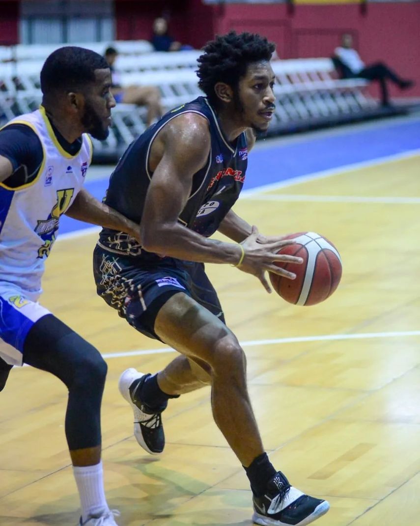 Centinelas y Lobos ganan en noches consecutivas en la LPB