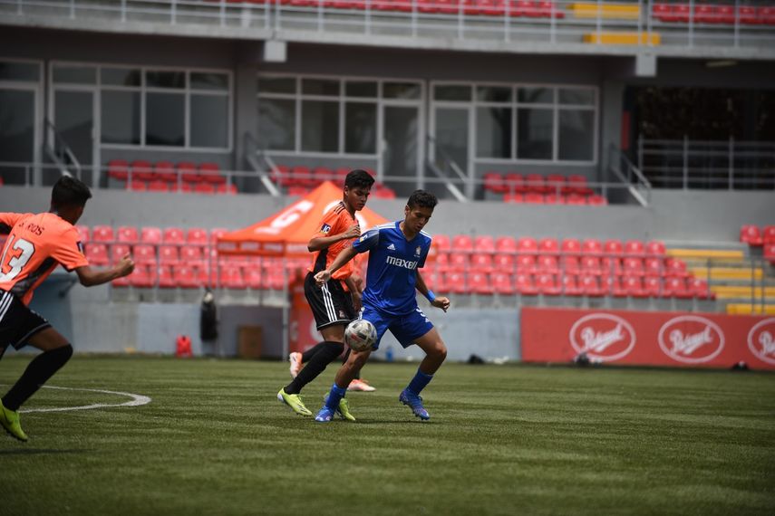 Los Mustangs rescataron el punto frente a los Spartans