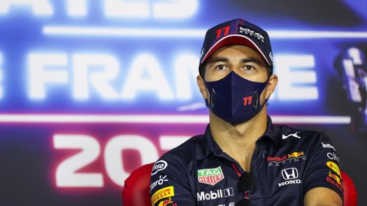 Checo: Sería muy especial subir al podio aquí en nuestras carrera de casa