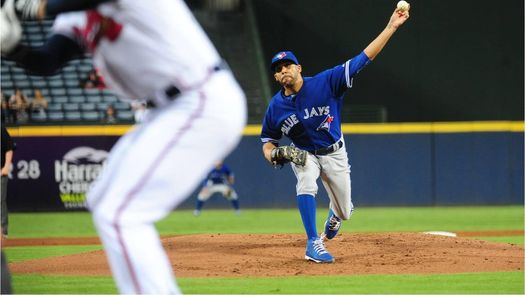 9-1. Price controla desde la lomita a los Bravos