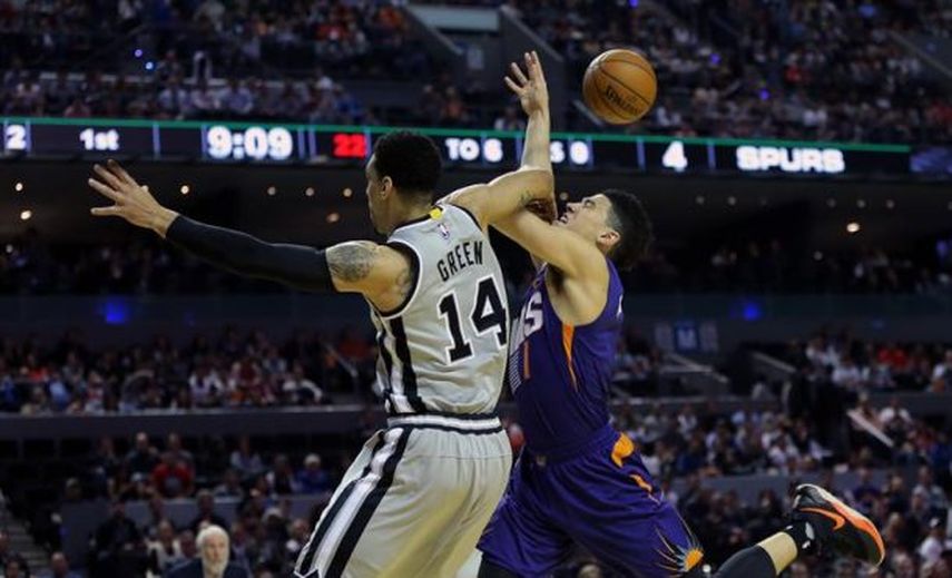 108-105. Los Suns con Booker encendido superan a los Spurs en Ciudad de México