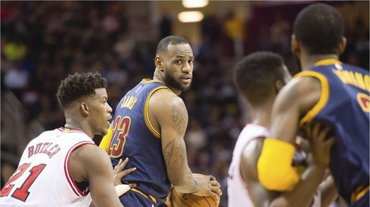 99-94. James logró triple-doble y Cavaliers se acercan a título división