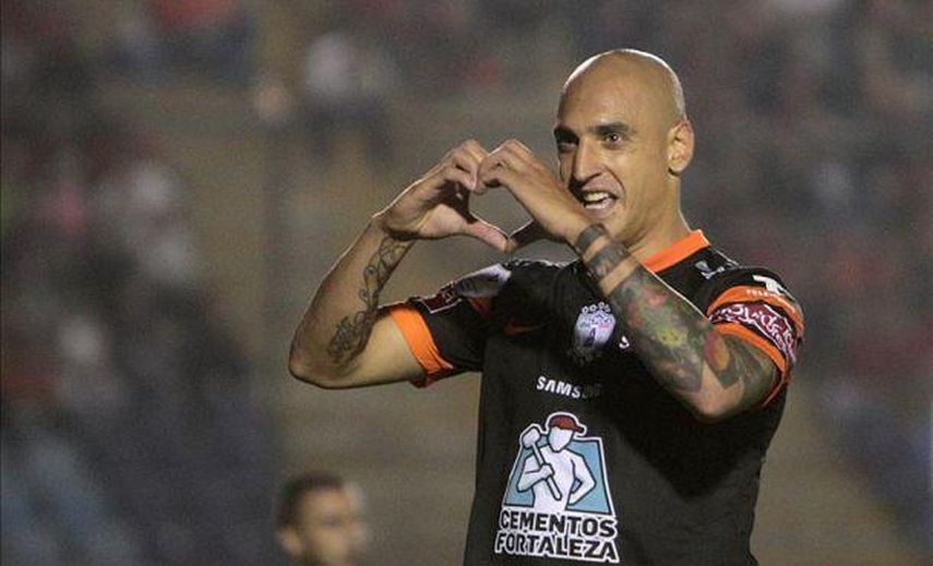 Argentino Nahuelpán amenaza liderato de anotadores del colombiano Pabón