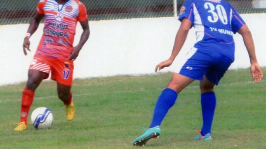 El panameño Alvaro Salazar, anota su primer gol en la liga guatemalteca