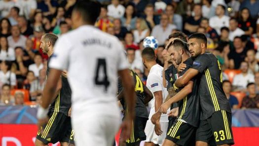 0-2. Dos penaltis tras la expulsión de Cristiano dan el triunfo a la Juventus