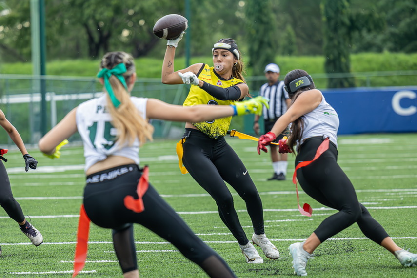 Las semifinales de la categoría Varsity Flag de la KFL ofrecieron partidos vibrantes donde se definieron a los finalistas.