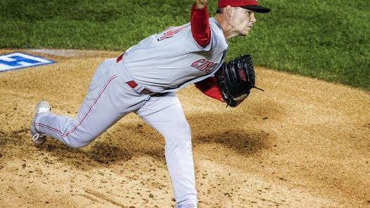 8-0. El abridor Corbin Burnes lidera la blanqueada contra los Rojos