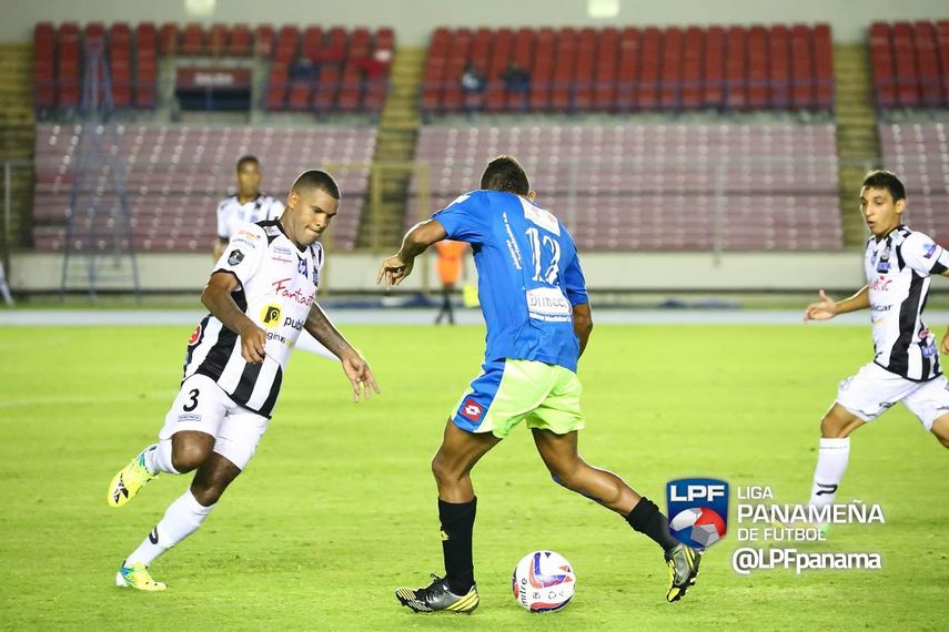 Tauro consigue alivio con el gol de Luis Moreno