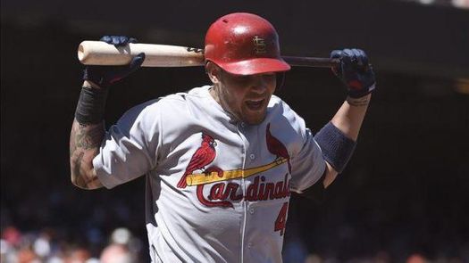 4-2. Molina pega triple remolcador en el triunfo de los Cardenales