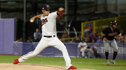 7-1. Berrios silencia a la ofensiva de los Cerveceros y Cruz pega un jonrón
