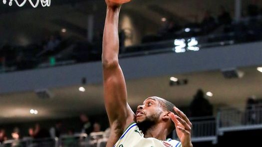 138-99. Middleton, con 31 puntos, lidera exhibición de Bucks ante Warriors