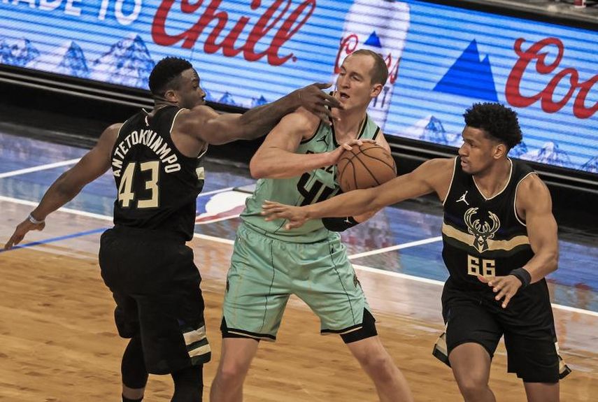 119-127. Bridges y los Hornets ganan al segundo equipo de Bucks